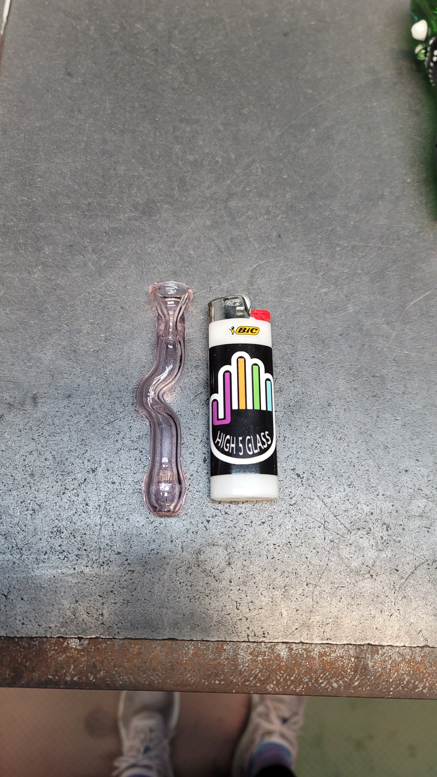 Pink wiggle chillum