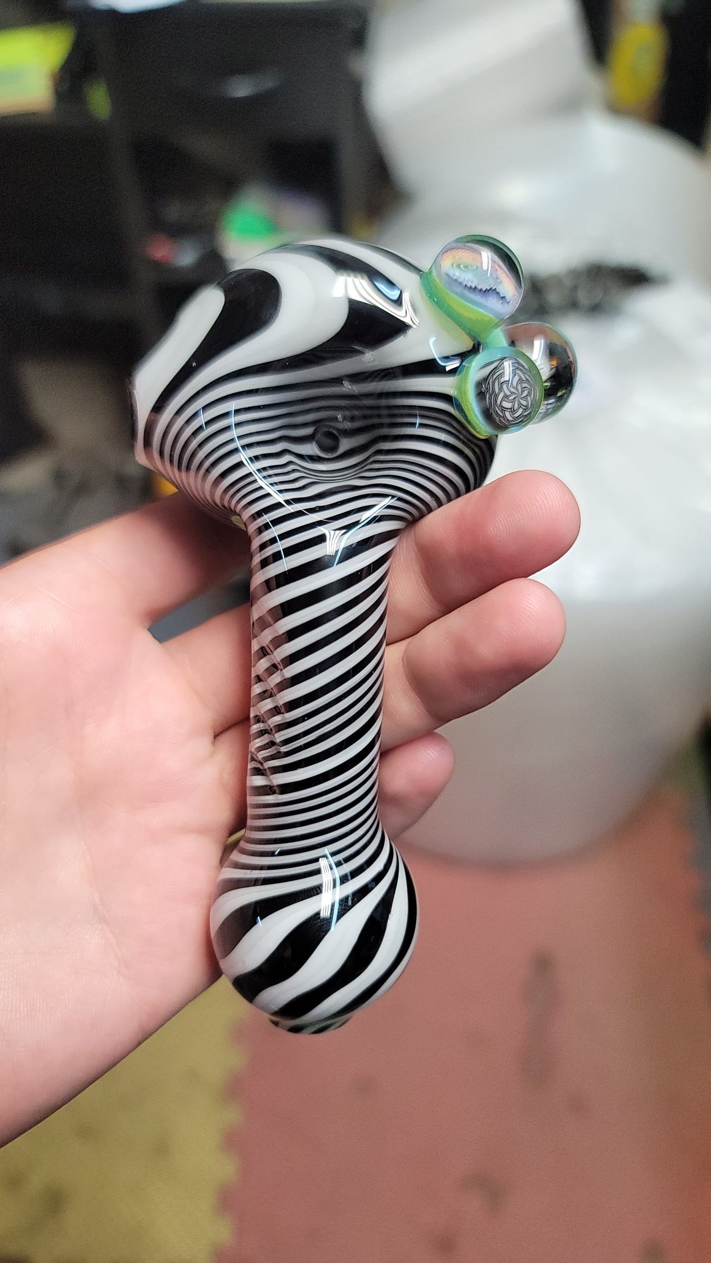 Black and White Hammer milli