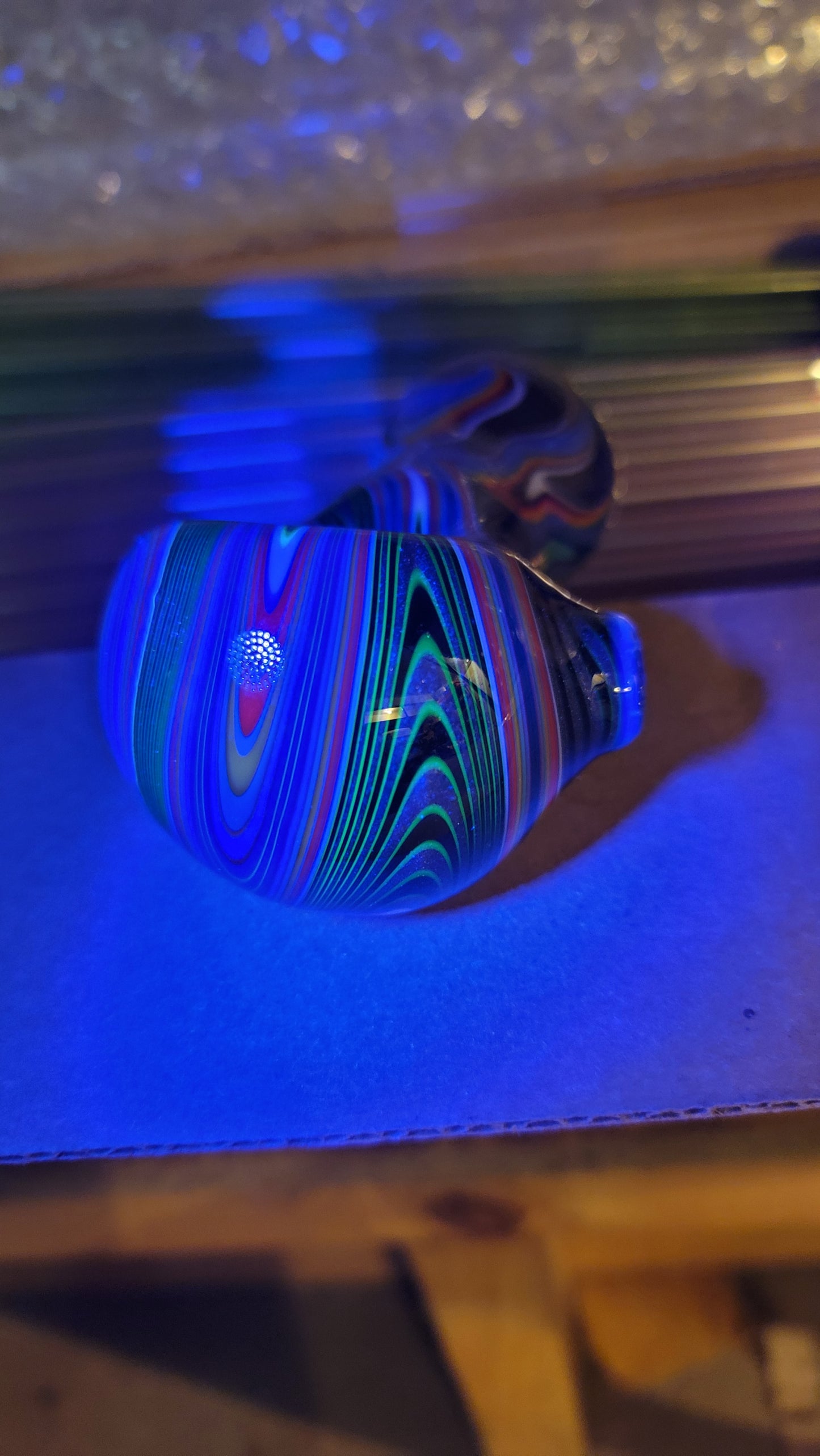 Double reverse axis UV Glow