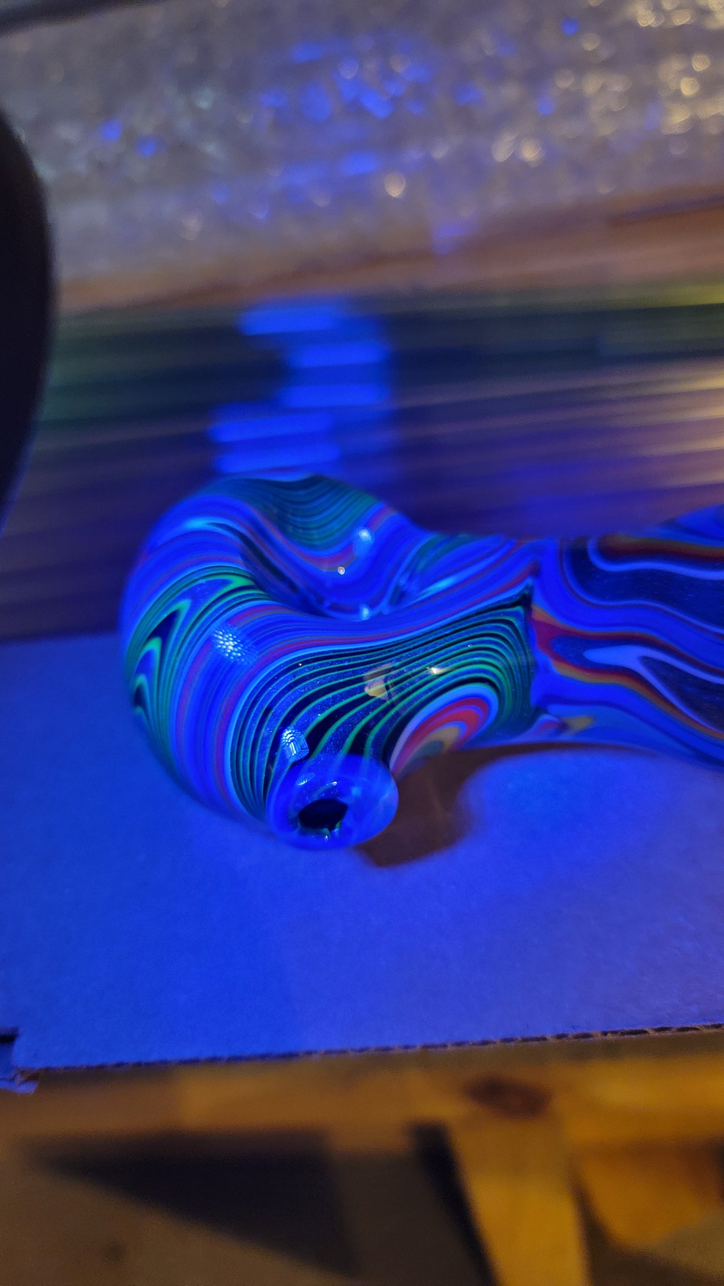 Double reverse axis UV Glow