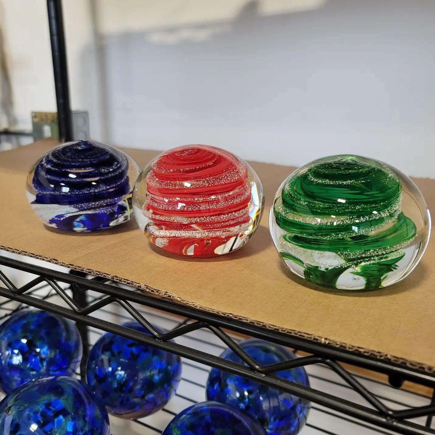 Memorial paper weight